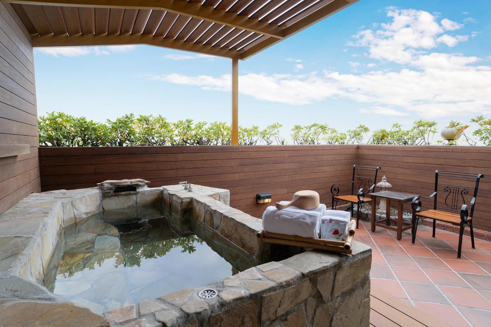 Formosan Naruwan Hotel Taitung Luaran gambar A private onsen