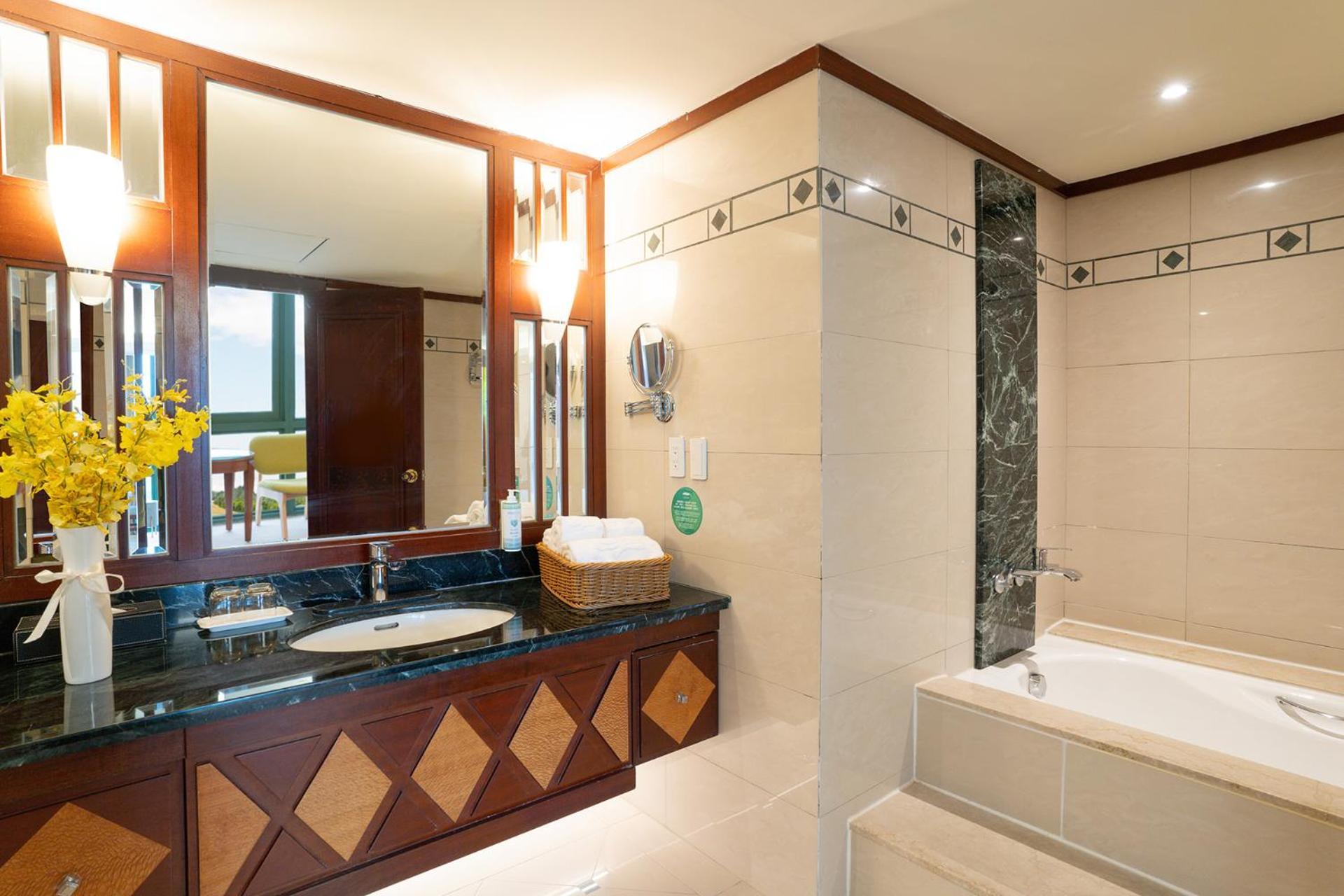 Formosan Naruwan Hotel Taitung Luaran gambar Bathroom
