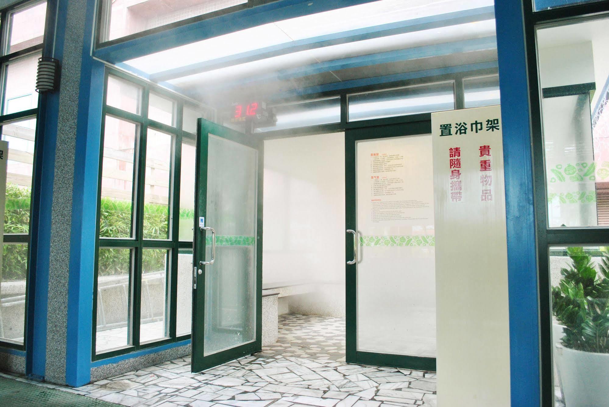 Formosan Naruwan Hotel Taitung Luaran gambar Entrance to the library